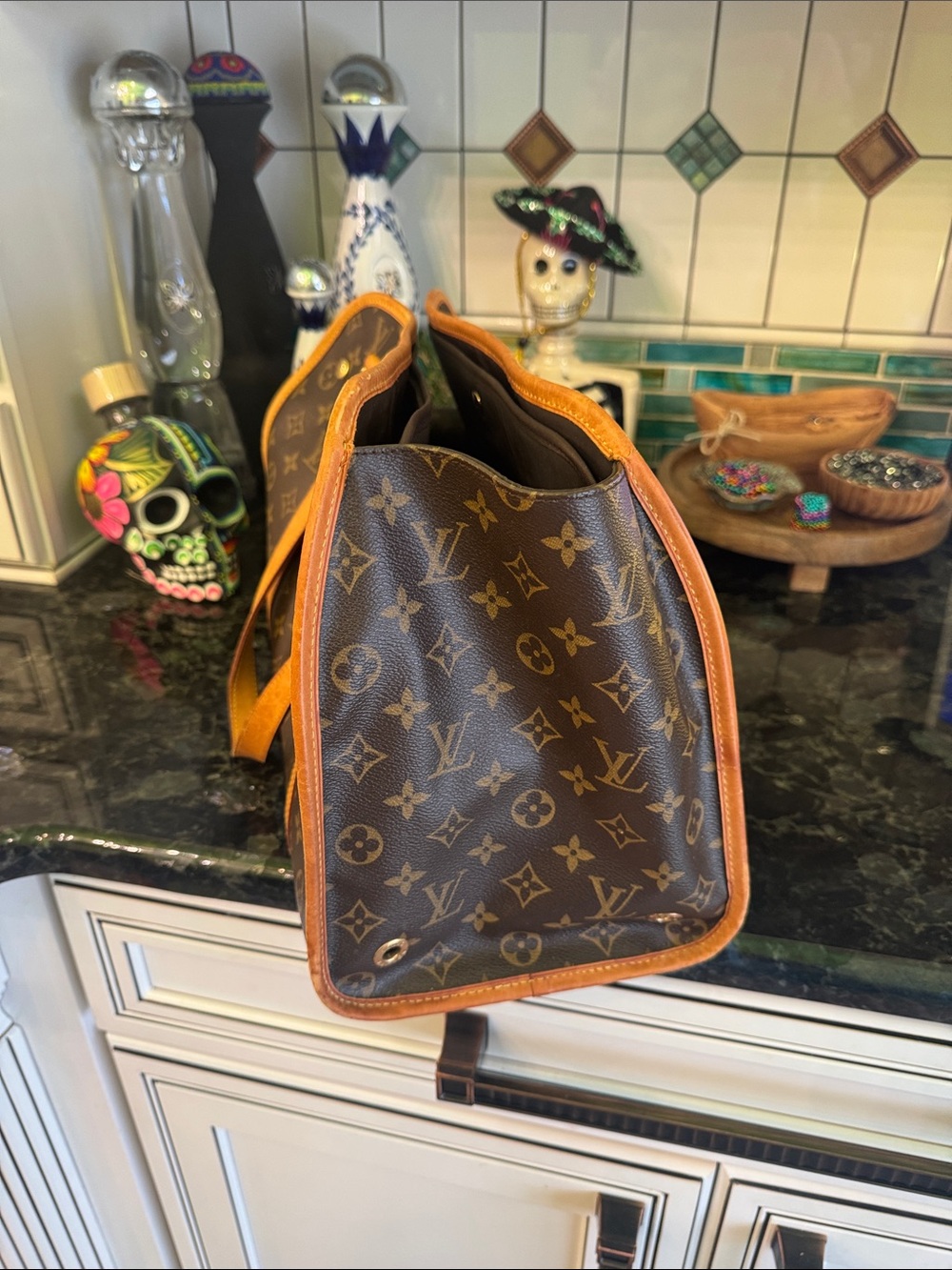 Authentic Louis Vuitton Brown Monogram Canvas Pet Satchel with Tan Leather Trim - Picture 4 of 6